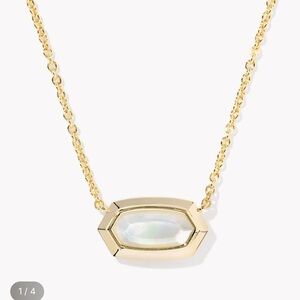 NWT Kendra Scott Elisa Bezel necklace